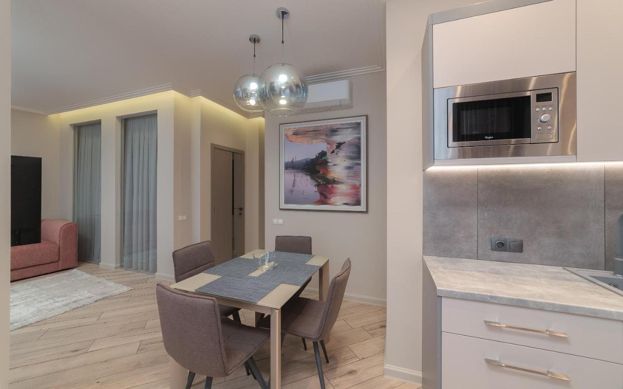 Wowell Apartments Odessa Eksteriør billede