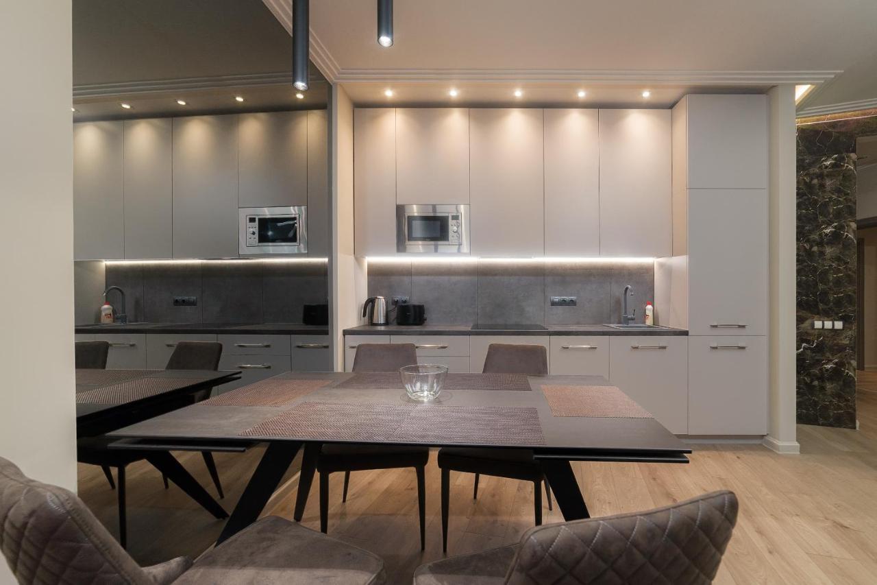 Wowell Apartments Odessa Eksteriør billede